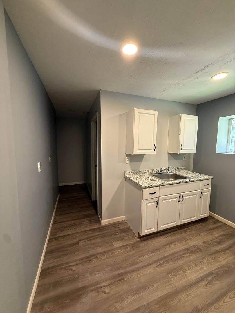 Apartment for rent at 17568-70 Lakeshore #14, Cleveland, OH 44119