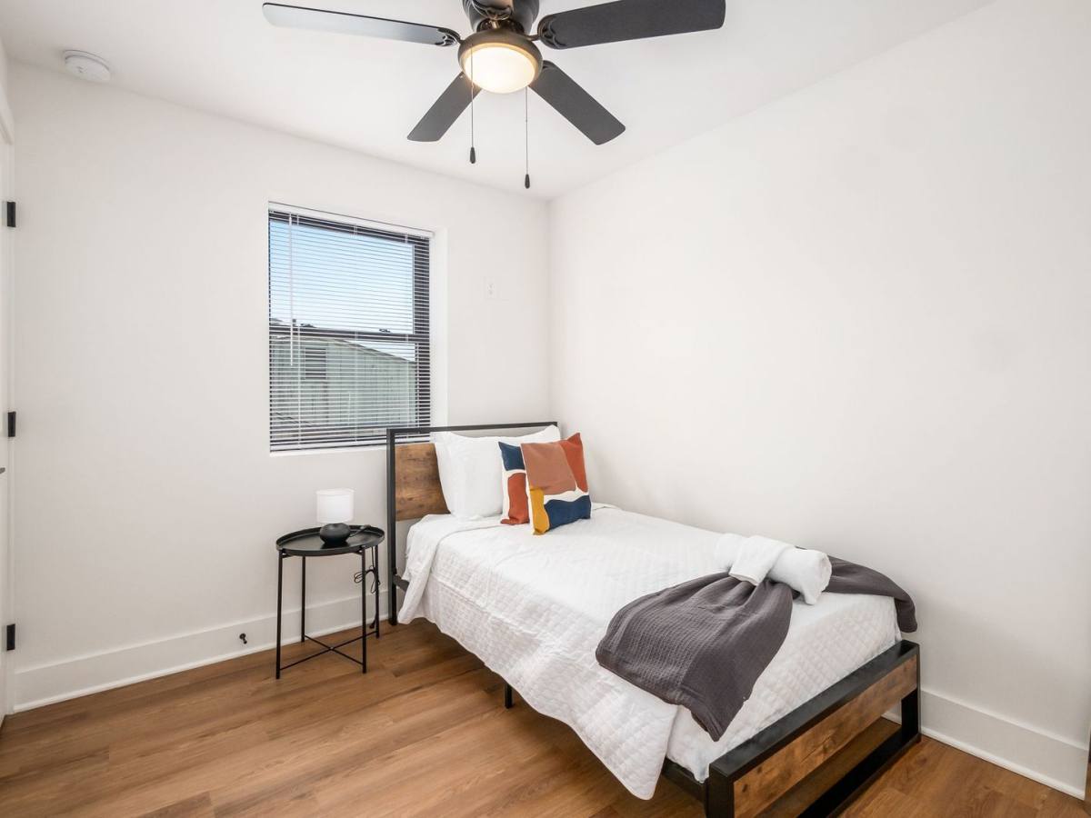 Apartment for rent at 1656 E Livingston Ave, Columbus, OH 43205