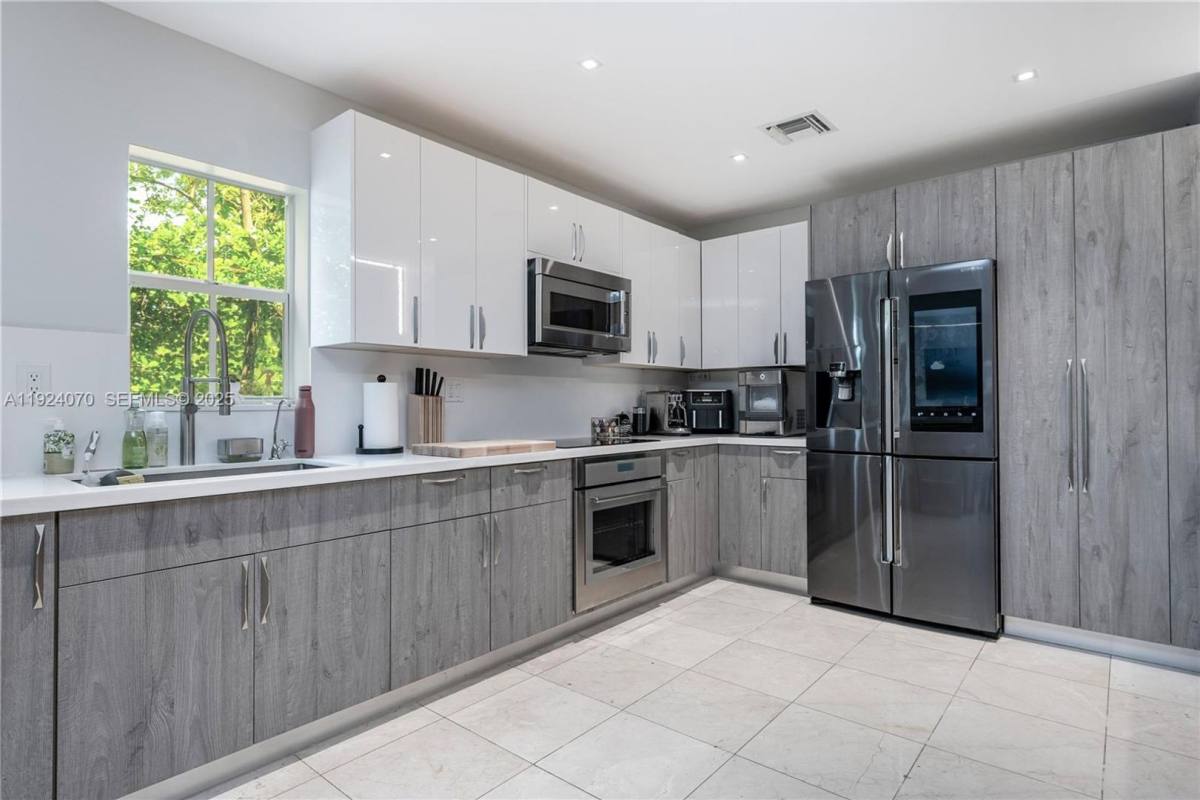 House for rent at 18460 NE 30th Ave, North Miami Beach, FL 33160