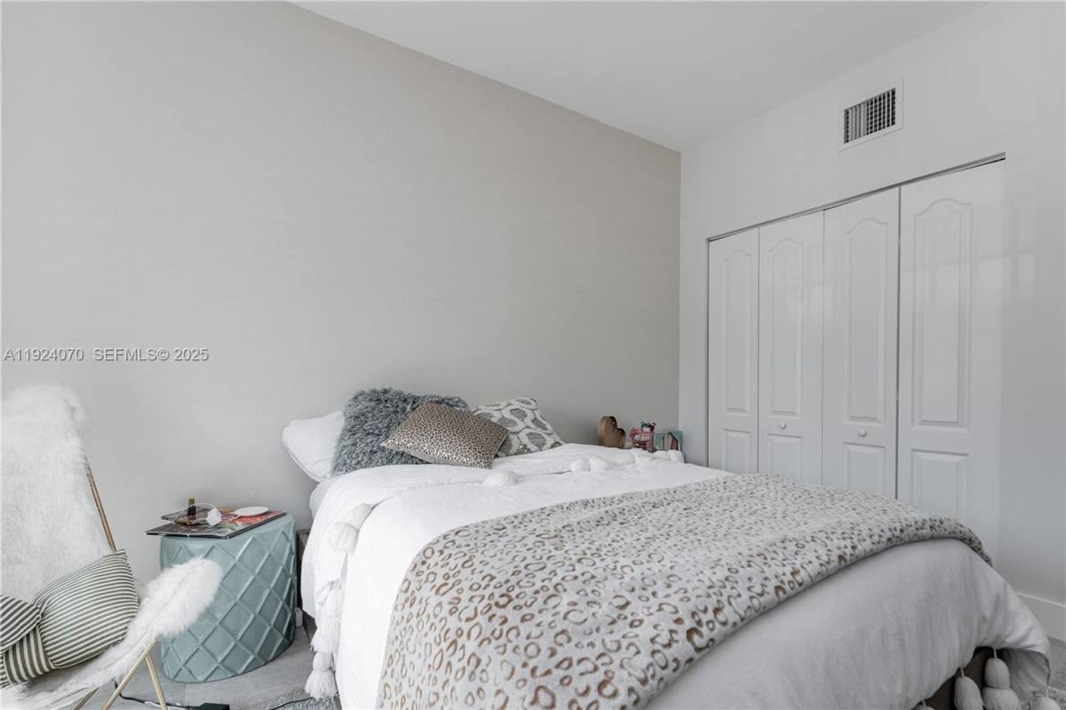 House for rent at 18460 NE 30th Ave, North Miami Beach, FL 33160