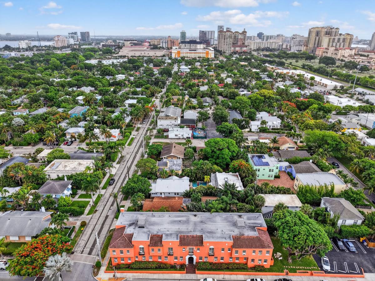 Apartment for rent at 623 Park Place, West Palm Beach, FL 33401