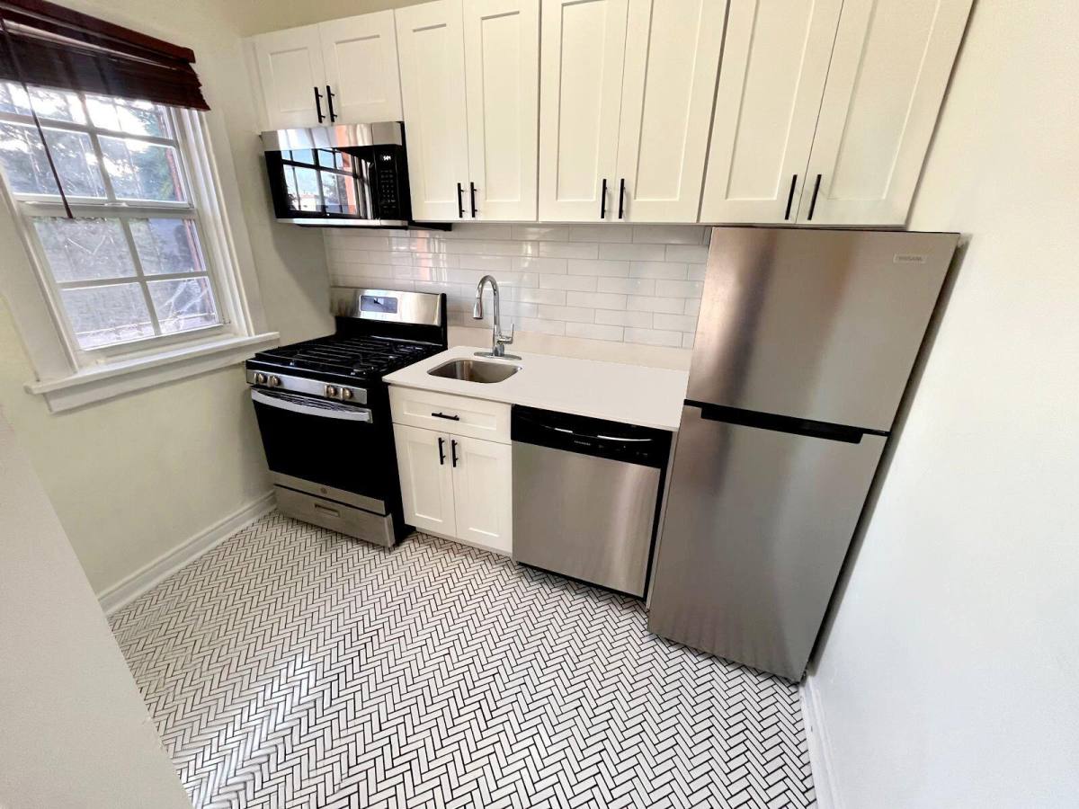 Apartment for rent at 623 Park Place, West Palm Beach, FL 33401