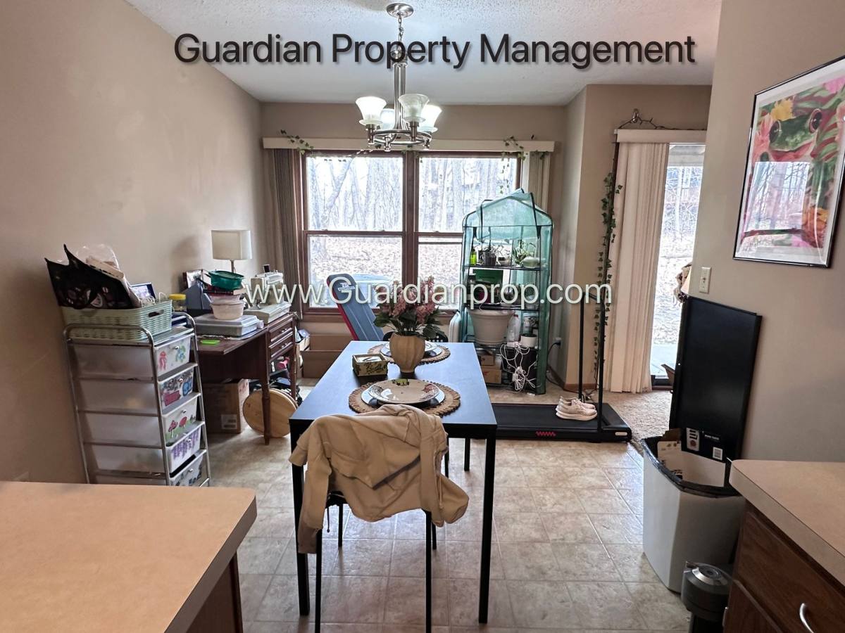 Townhouse for rent at 15800 26th Ave N, Minneapolis, MN 55447