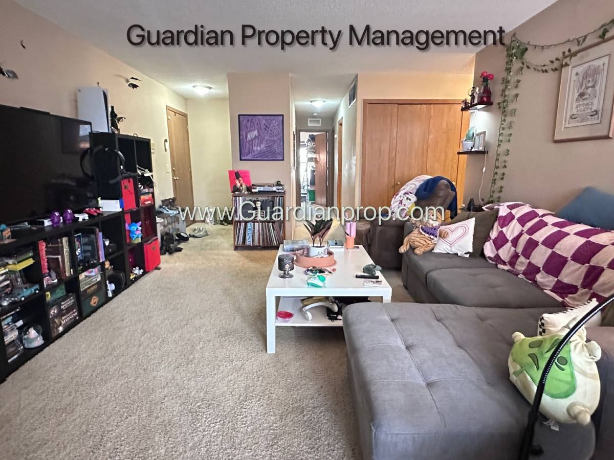 Townhouse for rent at 15800 26th Ave N, Minneapolis, MN 55447