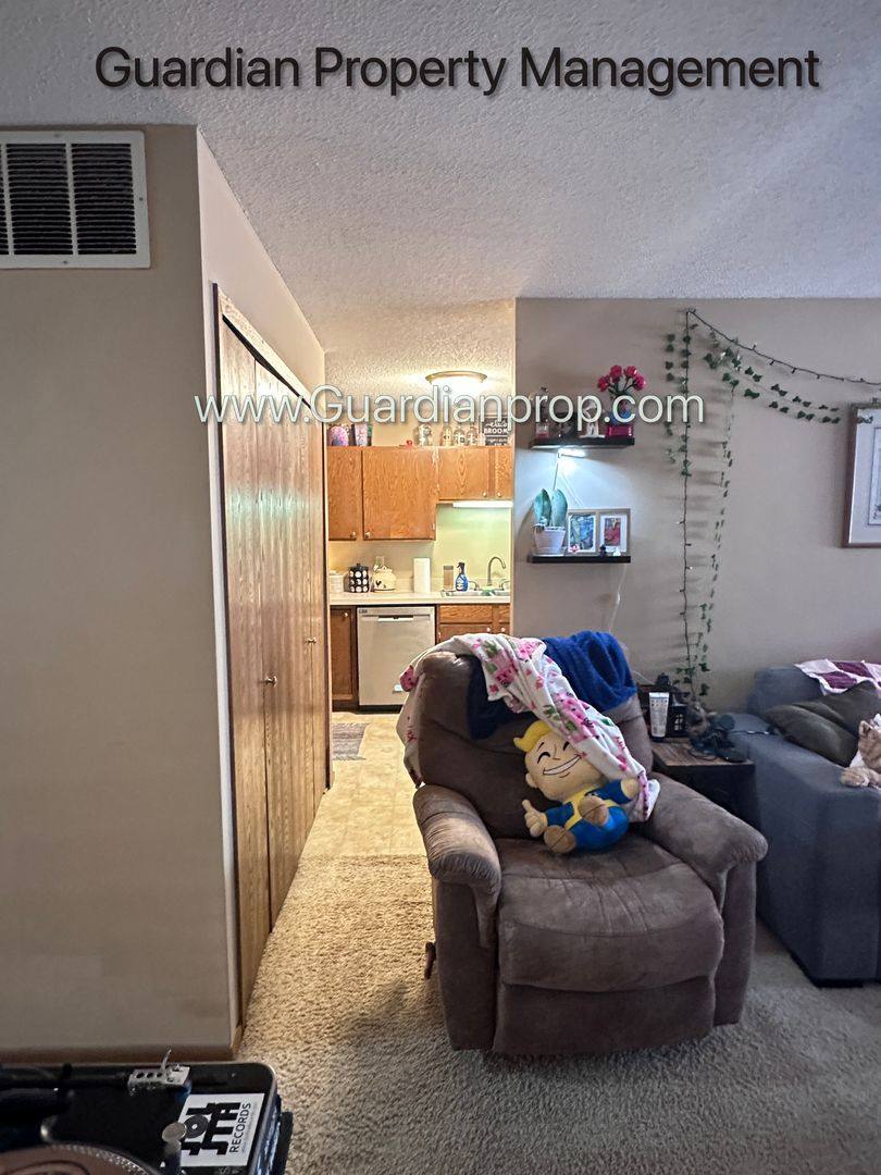Townhouse for rent at 15800 26th Ave N, Minneapolis, MN 55447