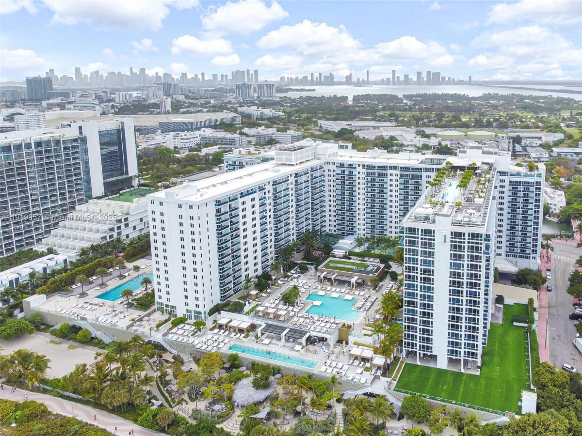Apartment for rent at 2301 Collins Ave #1512, Miami Beach, FL 33139