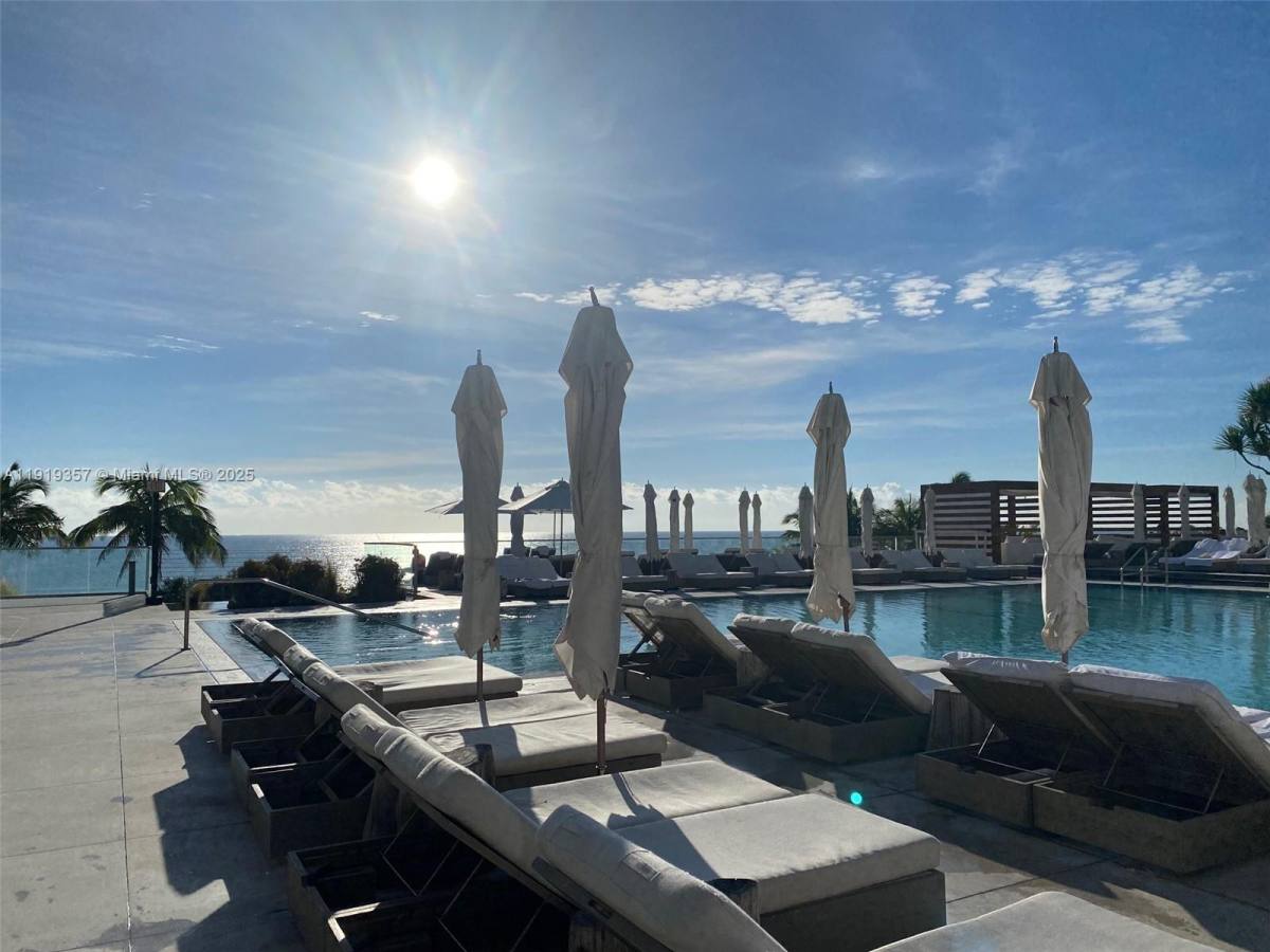 Apartment for rent at 2301 Collins Ave #1512, Miami Beach, FL 33139