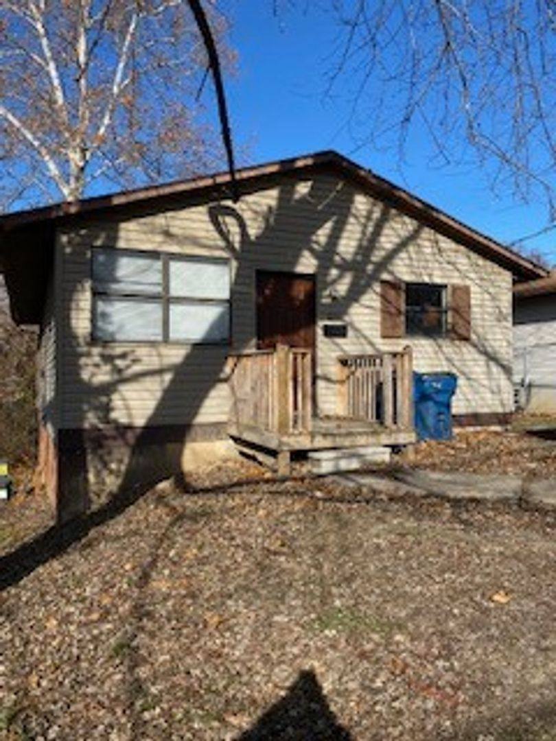 House for rent at 2222 Brown St, Alton, IL 62002