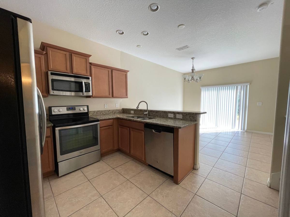 Townhouse for rent at 10616 Savannah Plantation Court, Orlando, FL 32832