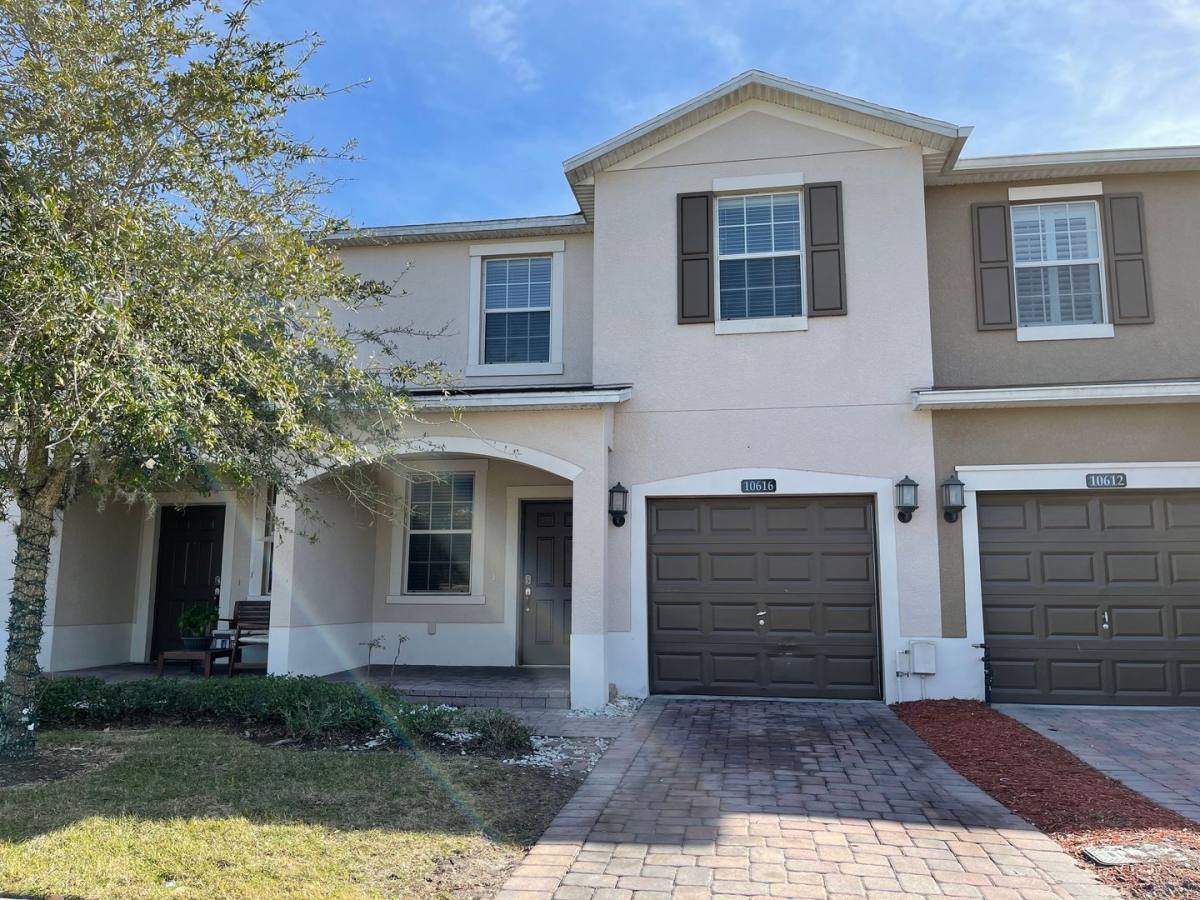 Townhouse for rent at 10616 Savannah Plantation Court, Orlando, FL 32832