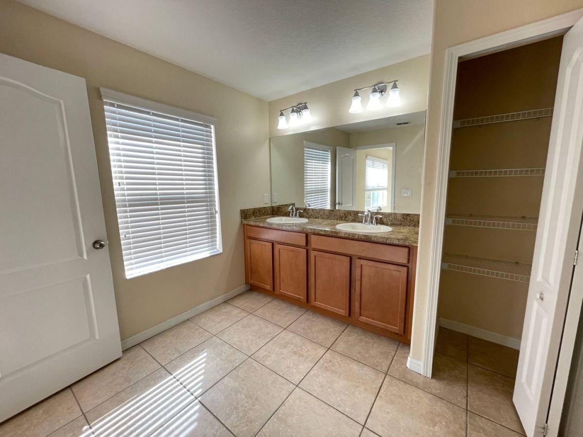 Townhouse for rent at 10616 Savannah Plantation Court, Orlando, FL 32832