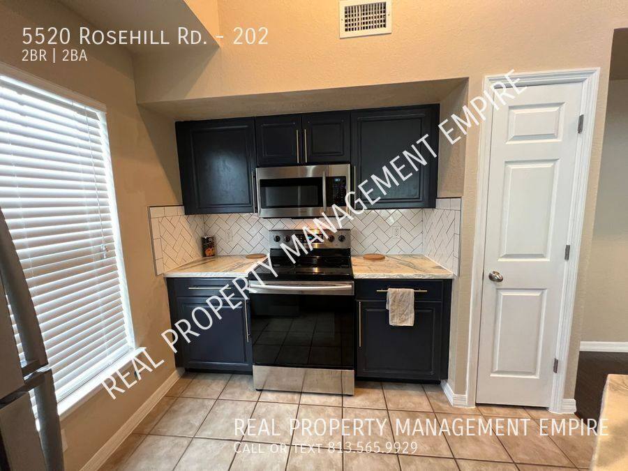 Apartment for rent at 5520 Rosehill Rd #202, Sarasota, FL 34233