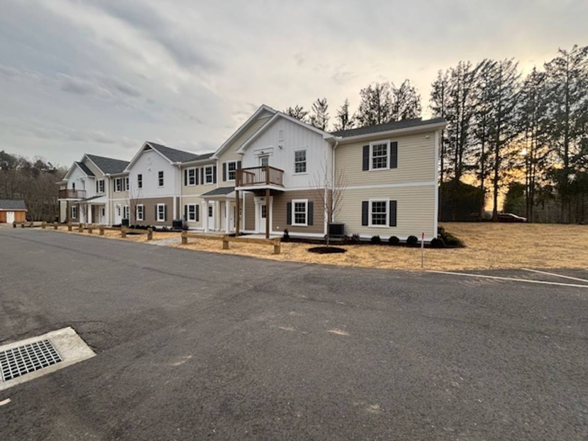 Apartment for rent at 312 336 Old Waterbury Rd, Southbury, CT 06488