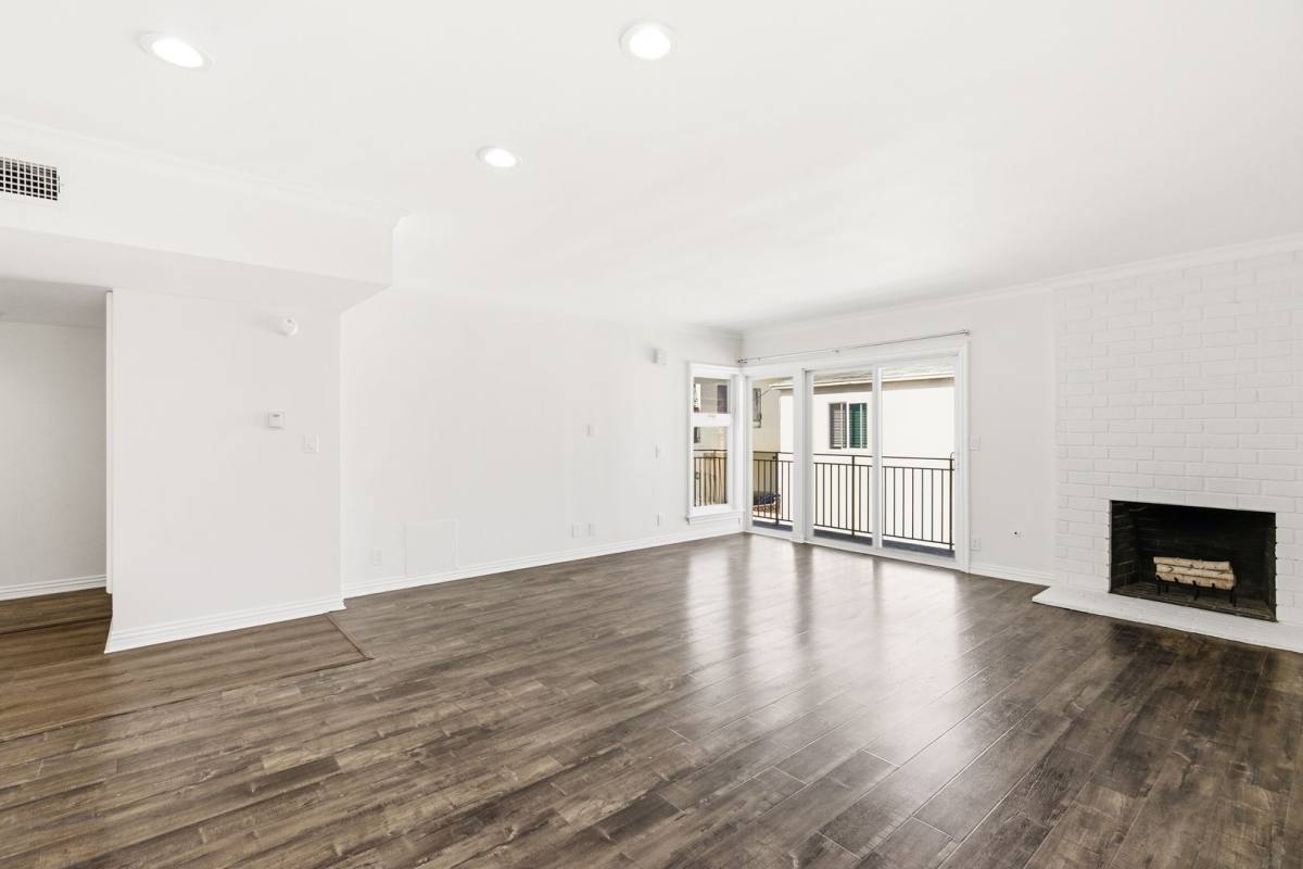 Apartment for rent at 833 15th St, Santa Monica, CA 90403