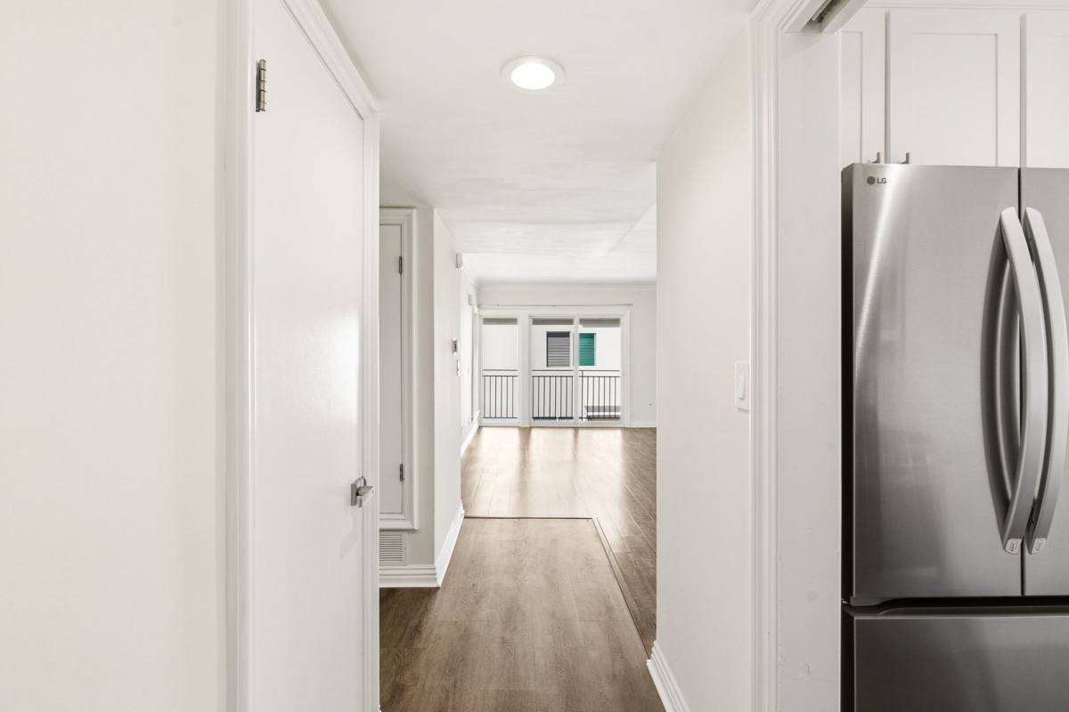 Apartment for rent at 833 15th St, Santa Monica, CA 90403