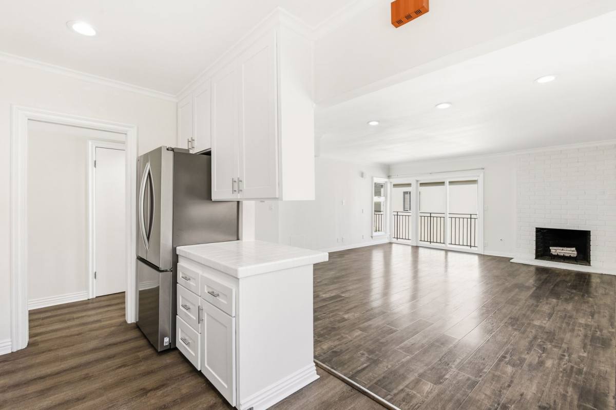 Apartment for rent at 833 15th St, Santa Monica, CA 90403