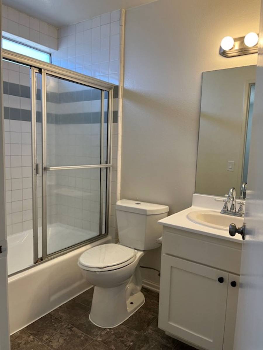 21030 Gresham St, Canoga Park, CA 91304 - Apartment for Rent - Image 10