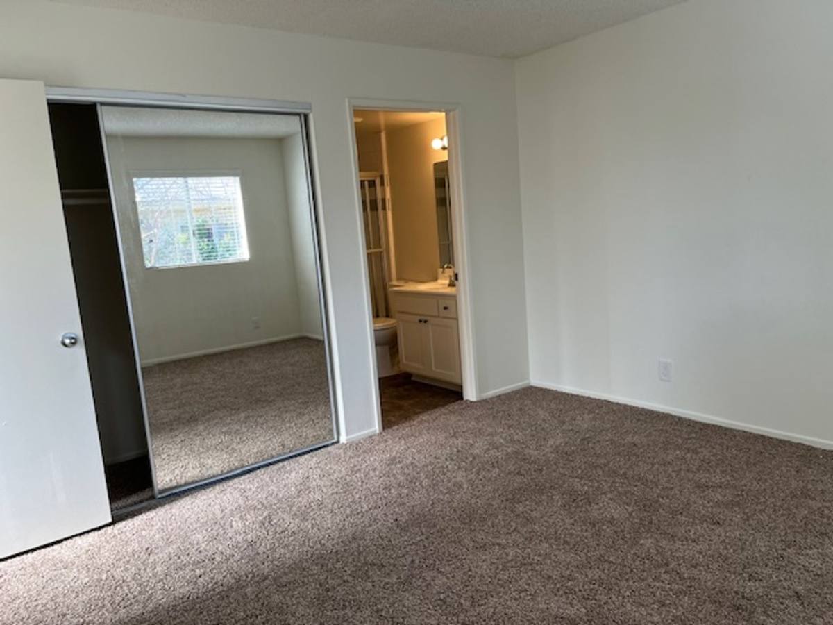 21030 Gresham St, Canoga Park, CA 91304 - Apartment for Rent - Image 9