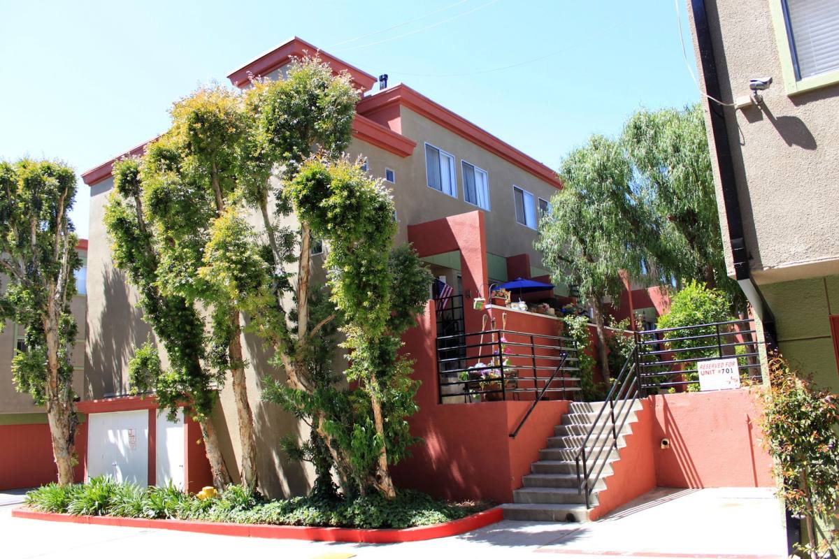 21030 Gresham St, Canoga Park, CA 91304 - Apartment for Rent - Image 1