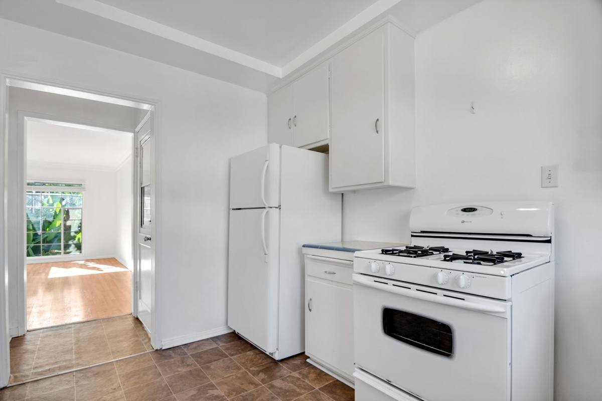 Apartment for rent at 651 Midvale Ave, Los Angeles, CA 90024