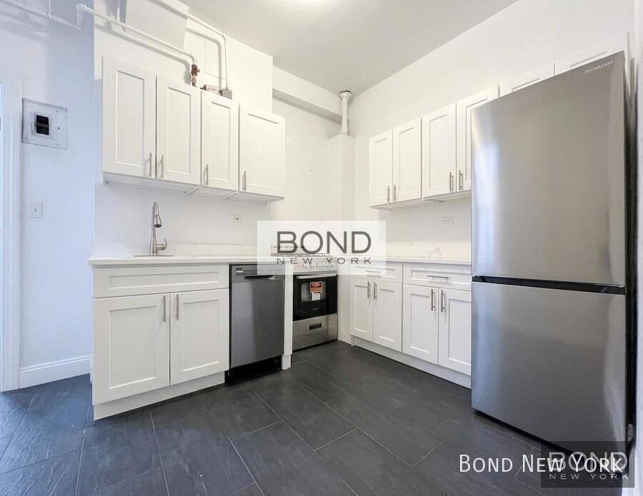 Apartment for rent at 200 W 58th St #PH, New York, NY 10019