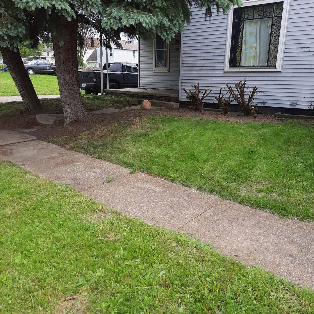 House for rent at 1100 5th St SW, Canton, OH 44707