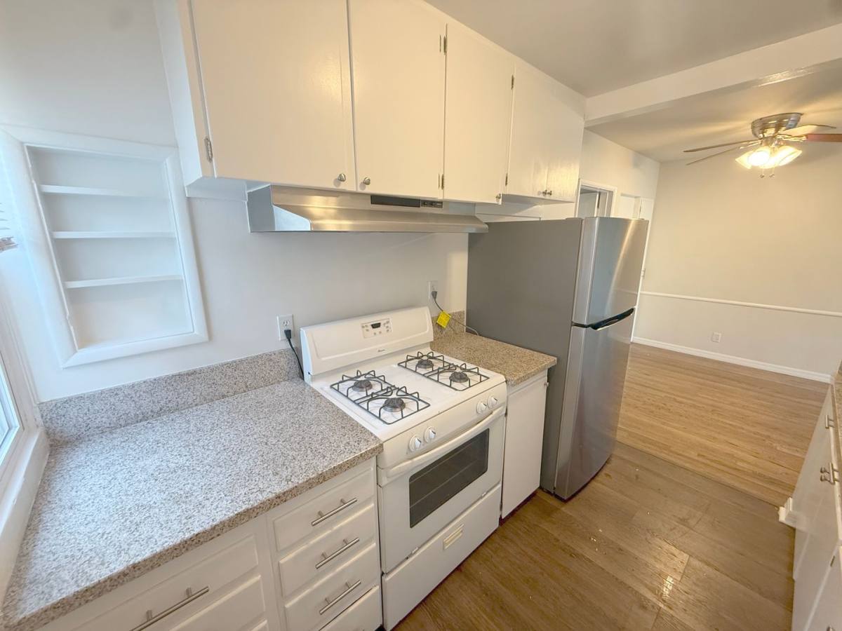 Apartment for rent at 4123-4125 Ocean View Blvd, Montrose, CA 91020