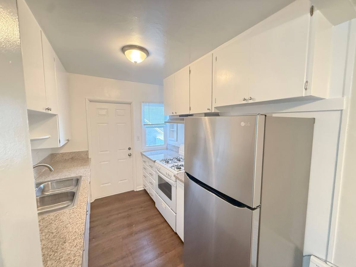 Apartment for rent at 4123-4125 Ocean View Blvd, Montrose, CA 91020
