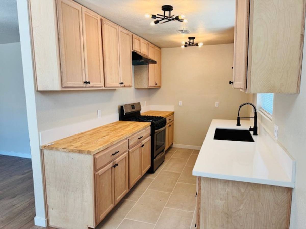 House for rent at 45402 5th St E, Lancaster, CA 93535