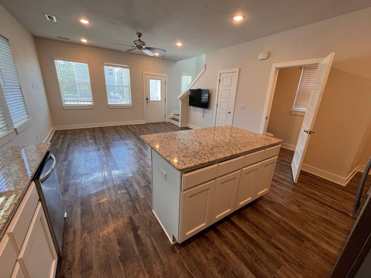 Apartment for rent at 540 S Kickapoo, Springfield, MO 65802