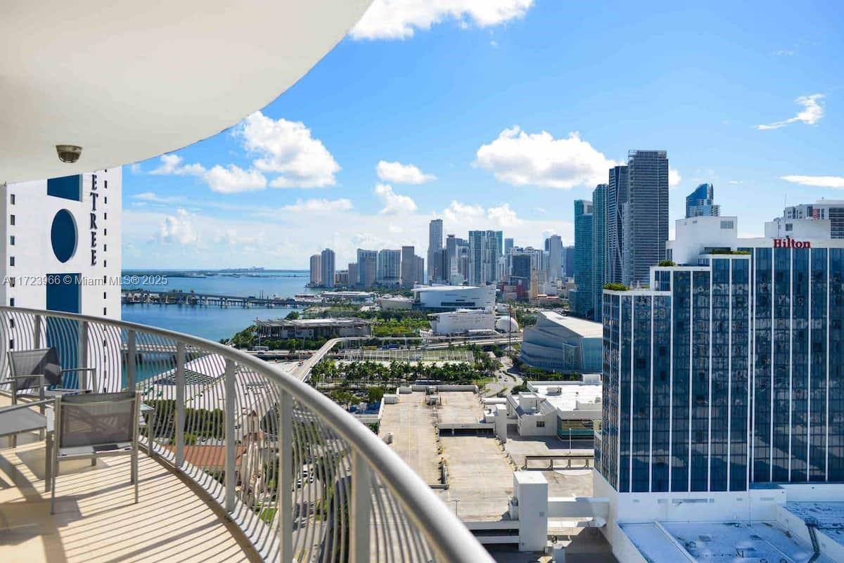 Apartment for rent at 1750 N Bayshore Dr #2914, Miami, FL 33132