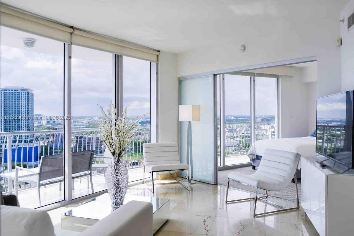 Apartment for rent at 1750 N Bayshore Dr #2914, Miami, FL 33132