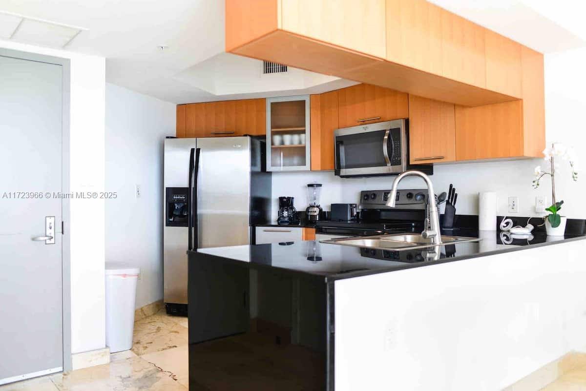 Apartment for rent at 1750 N Bayshore Dr #2914, Miami, FL 33132