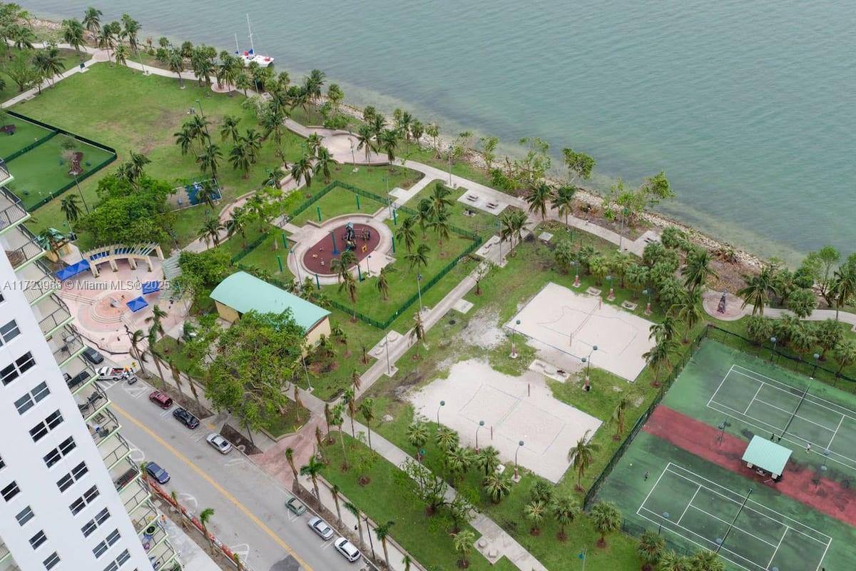Apartment for rent at 1750 N Bayshore Dr #2914, Miami, FL 33132