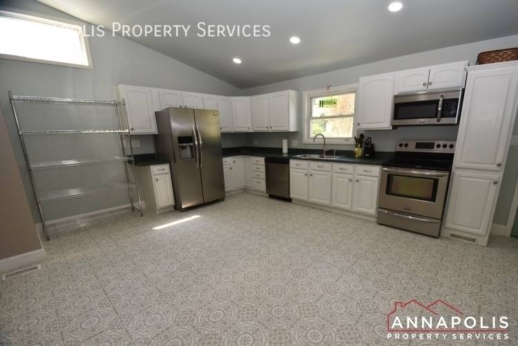 Apartment for rent at 1195A Bayview Vista, Annapolis, MD 21409