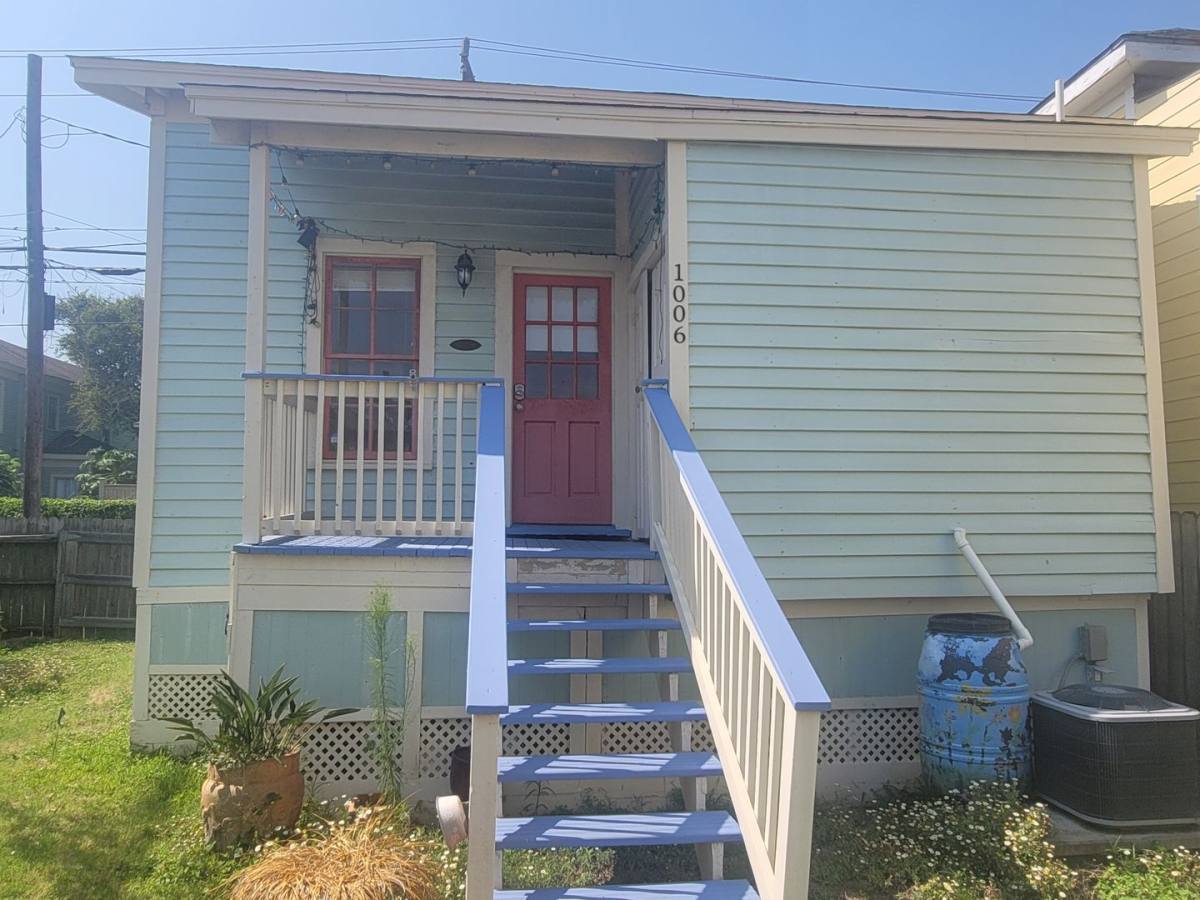 House for rent at 1006 Sealy St, Galveston, TX 77550