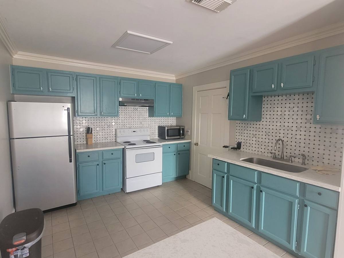 House for rent at 1006 Sealy St, Galveston, TX 77550