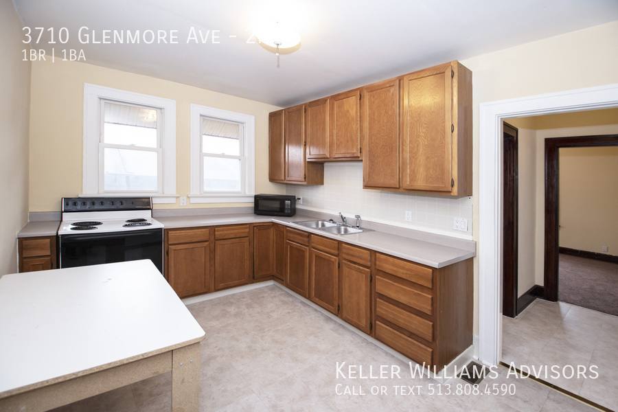 Apartment for rent at 3710 Glenmore Ave #2N, Cincinnati, OH 45211