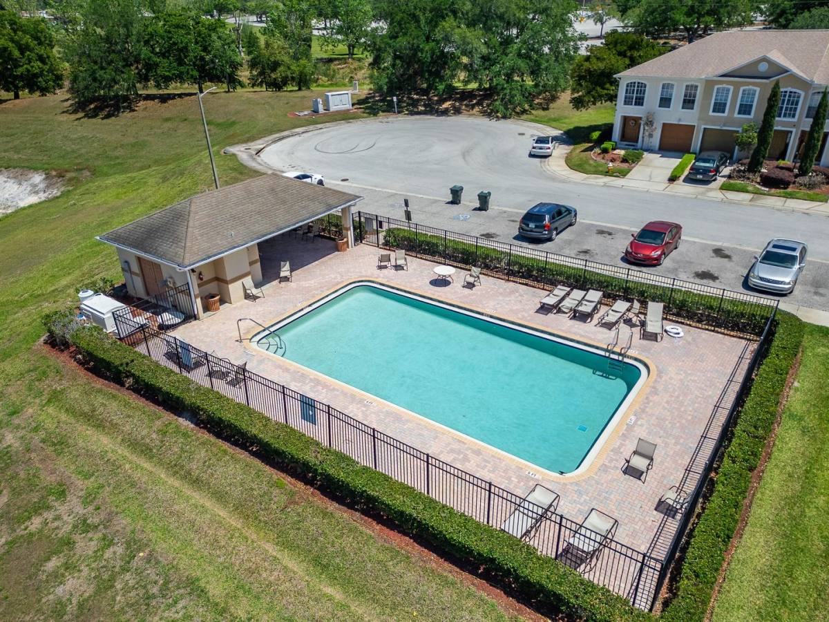 Townhouse for rent at 3842 Hampstead Lane, Lakeland, FL 33810