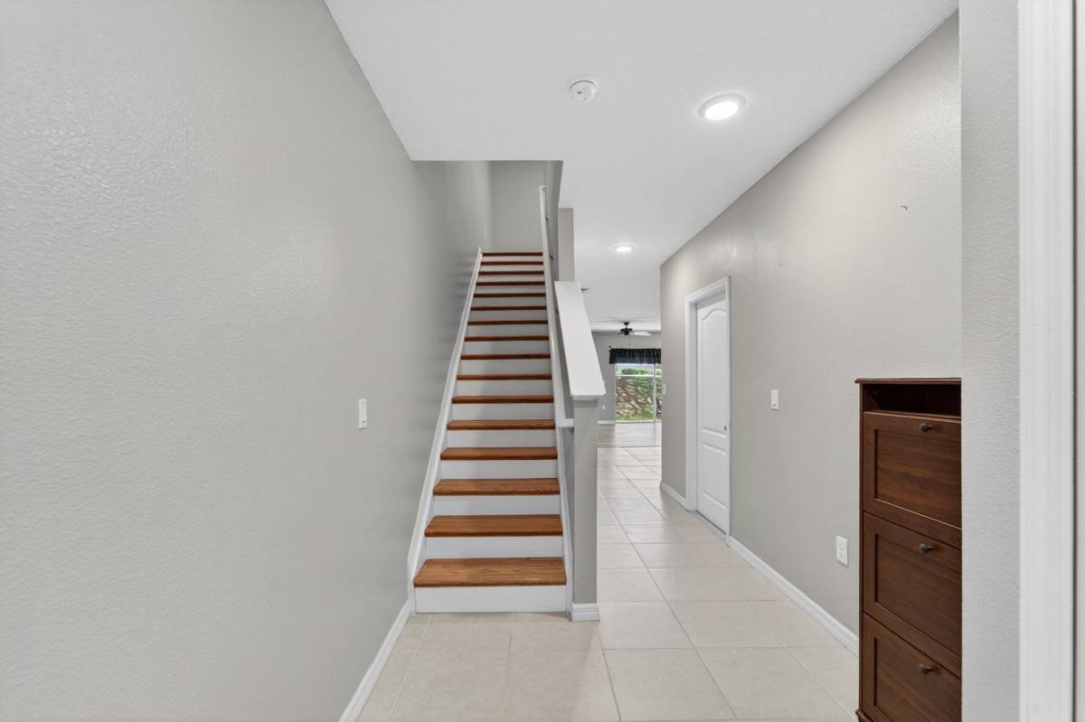 Townhouse for rent at 3842 Hampstead Lane, Lakeland, FL 33810