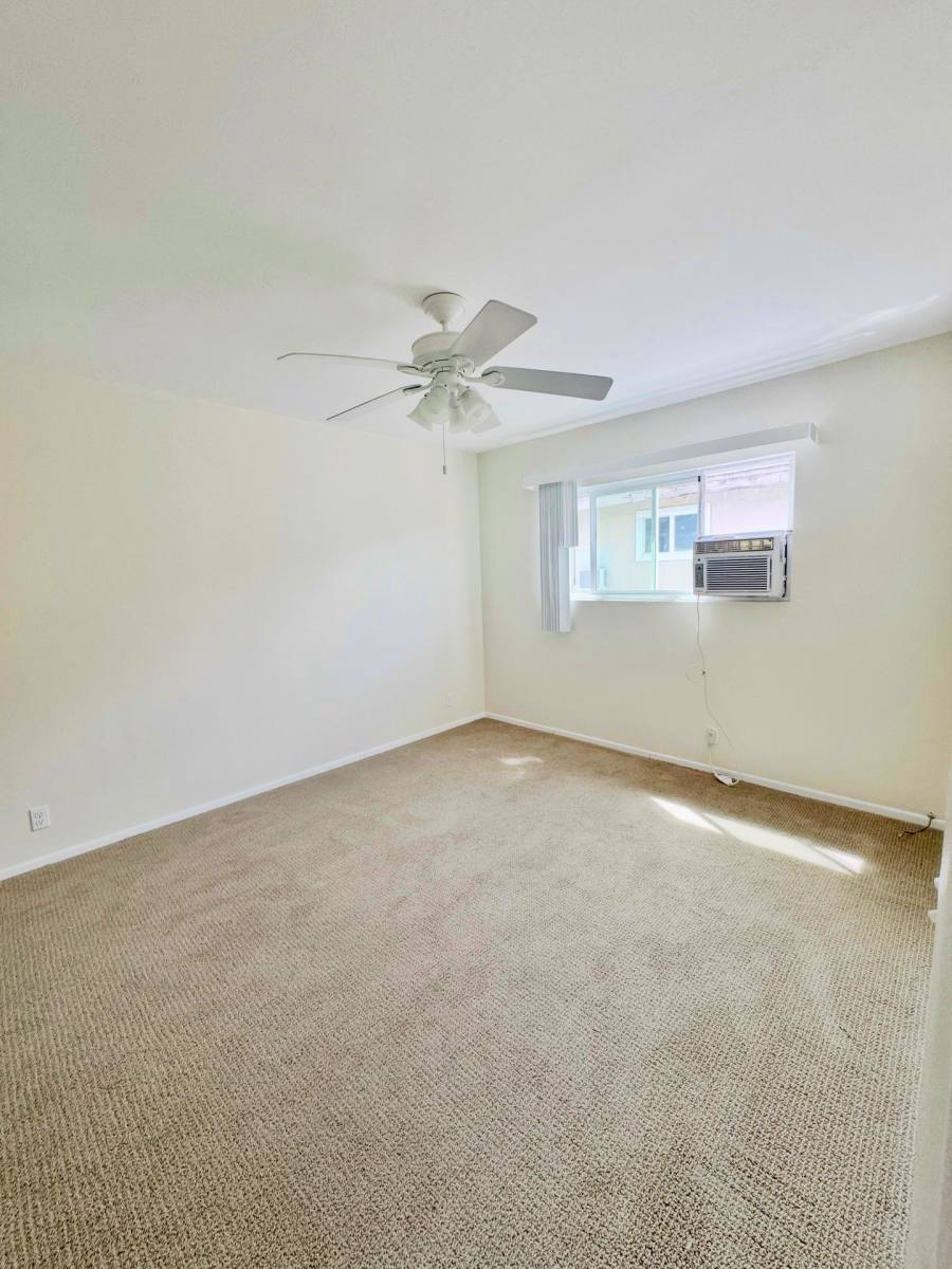 Apartment for rent at 642 N Hayworth Ave, Los Angeles, CA 90048