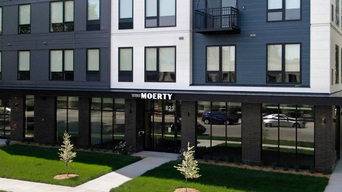 Apartment for rent at 821 6th Ave SE, Minneapolis, MN 55414