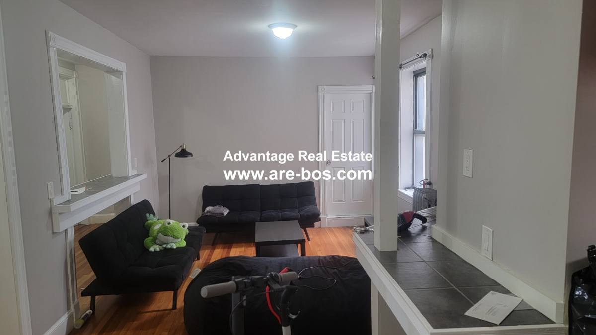 Apartment for rent at 1056 Commonwealth Ave #32, Boston, MA 02215