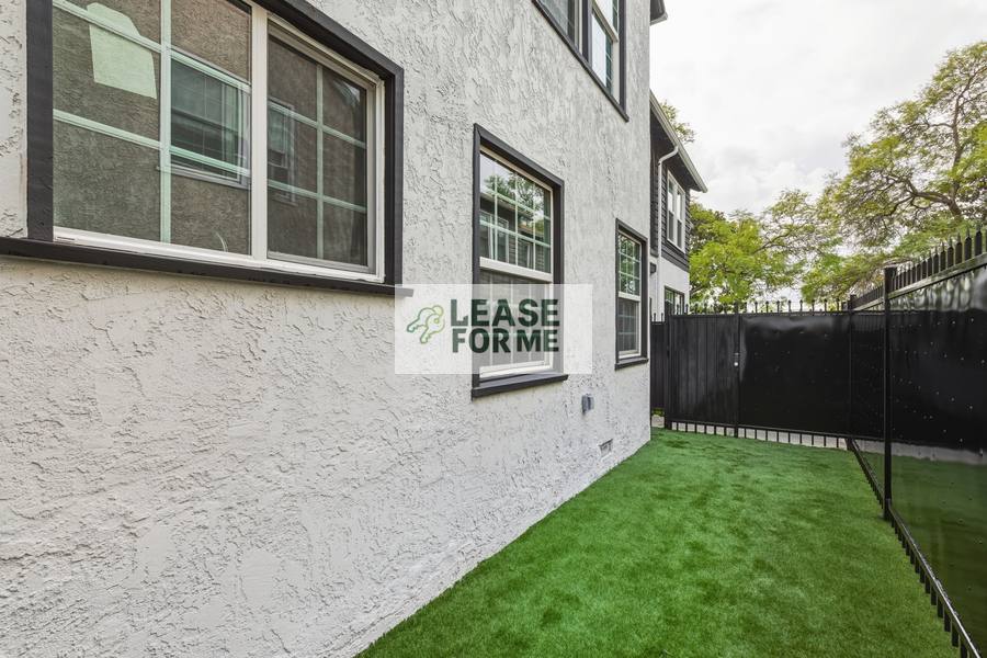 Apartment for rent at 5953 Guthrie Ave #4, Los Angeles, CA 90034