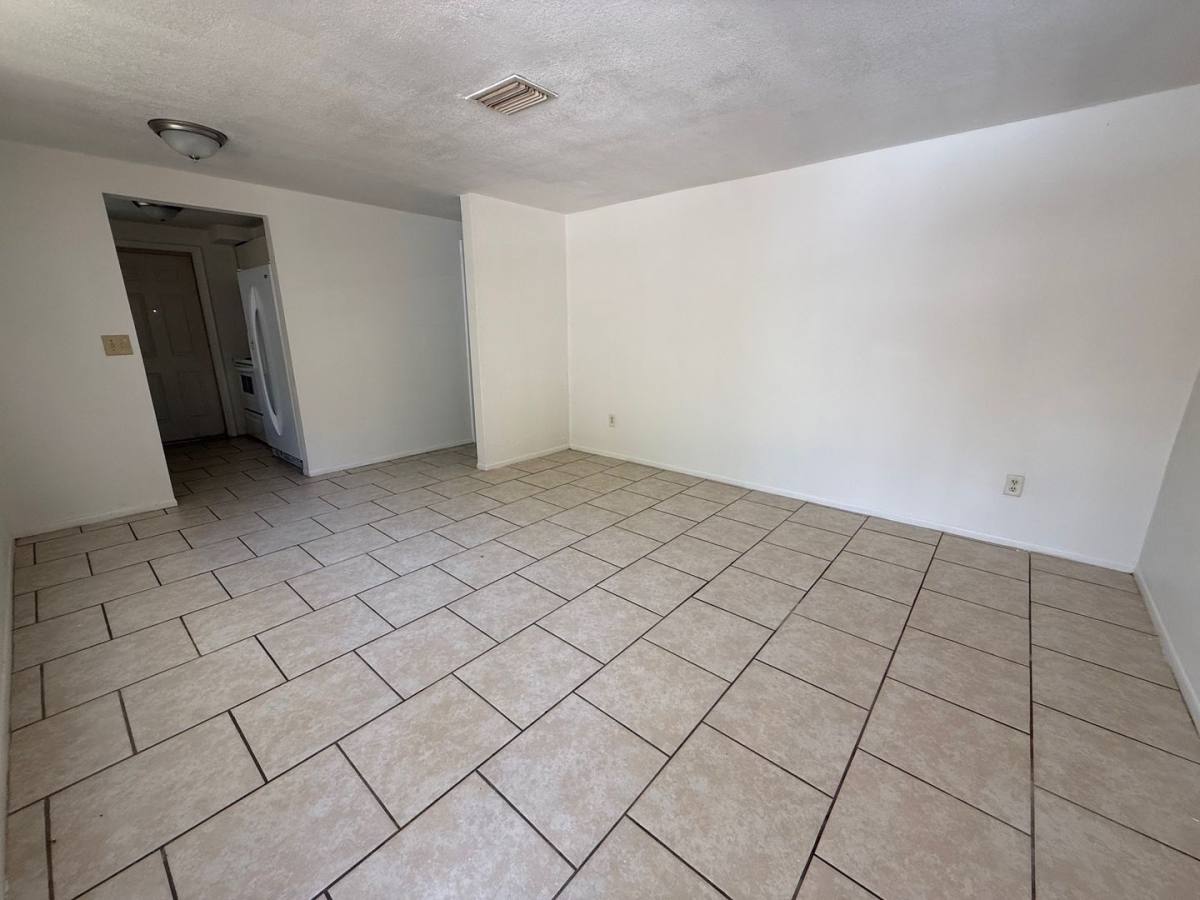 Apartment for rent at 1215-1217 59th Ave E, Bradenton, FL 34203