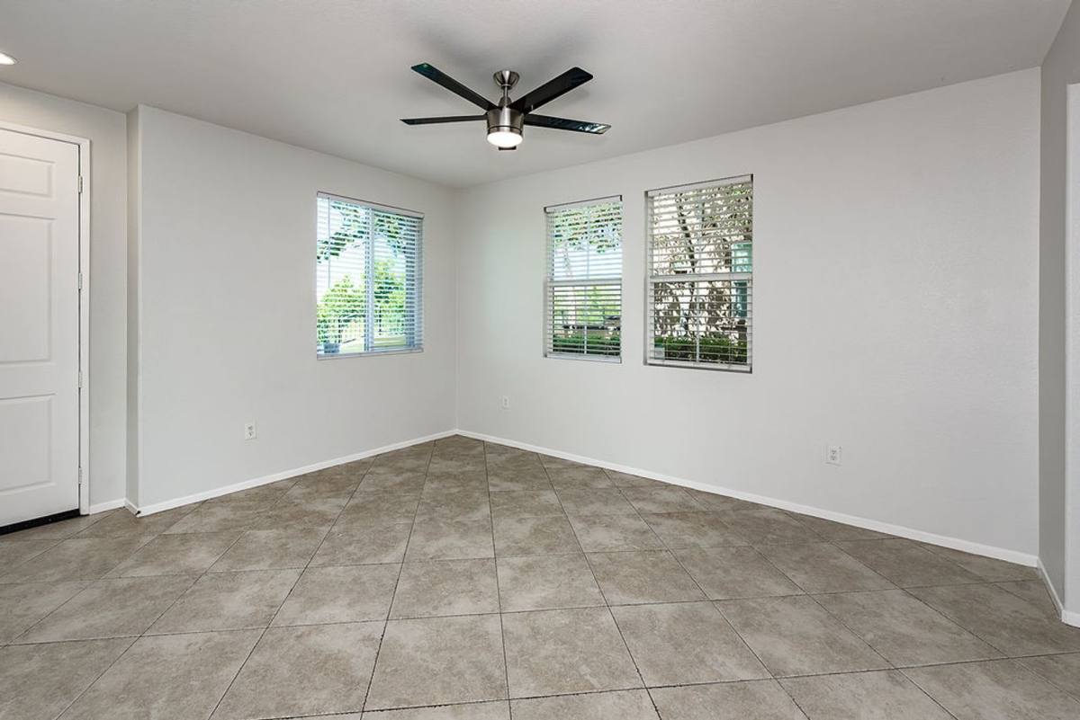Townhouse for rent at 2155 Caminito Leonzio, Chula Vista, CA 91915