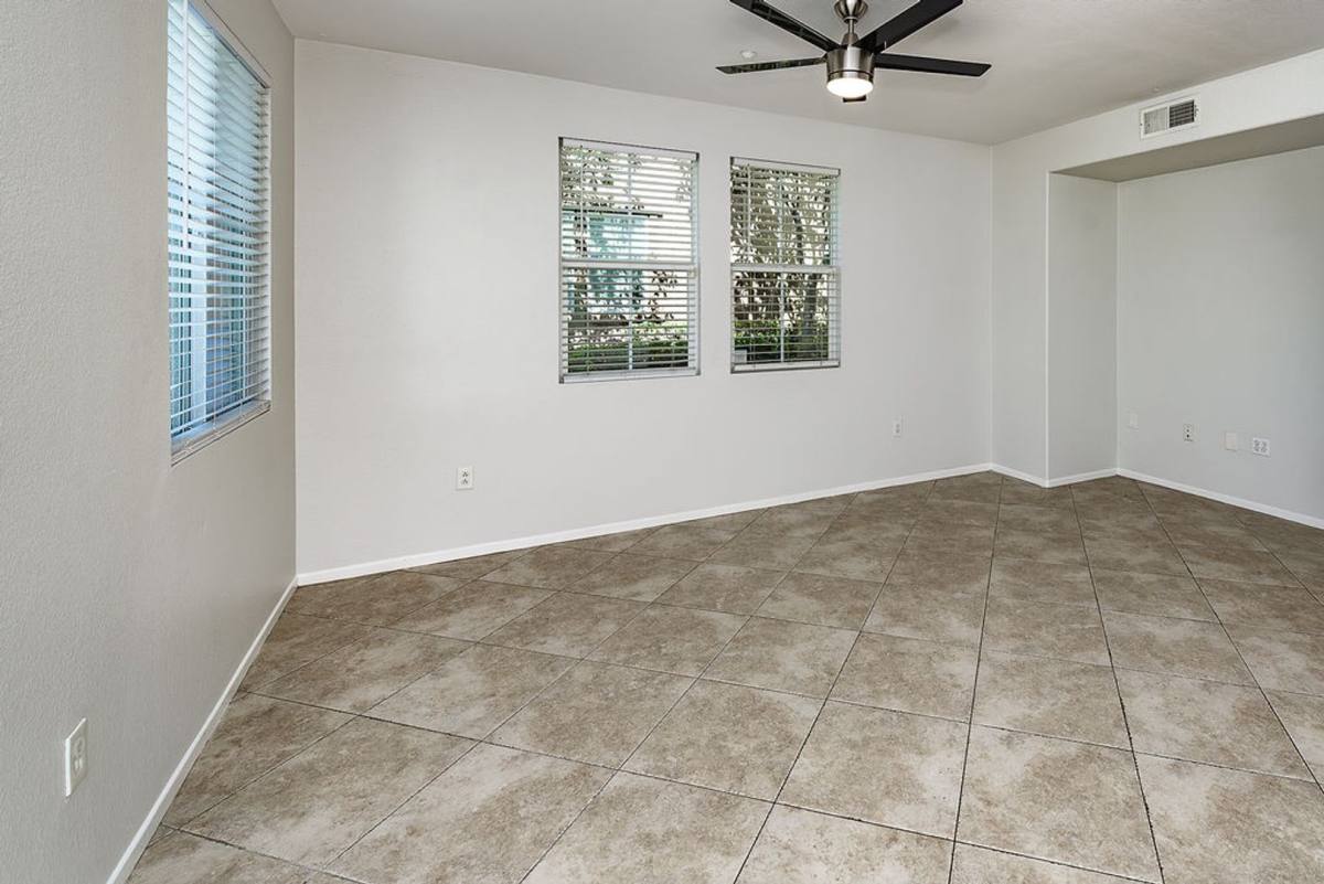 Townhouse for rent at 2155 Caminito Leonzio, Chula Vista, CA 91915
