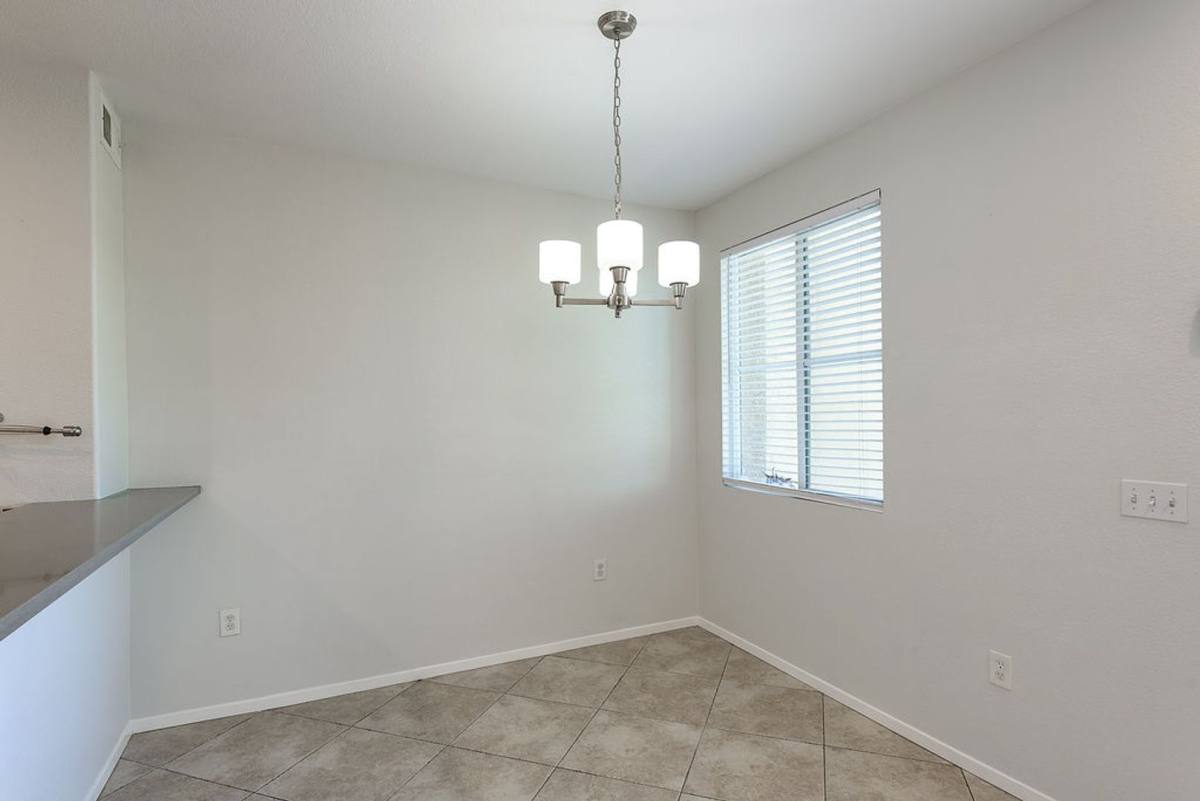 Townhouse for rent at 2155 Caminito Leonzio, Chula Vista, CA 91915