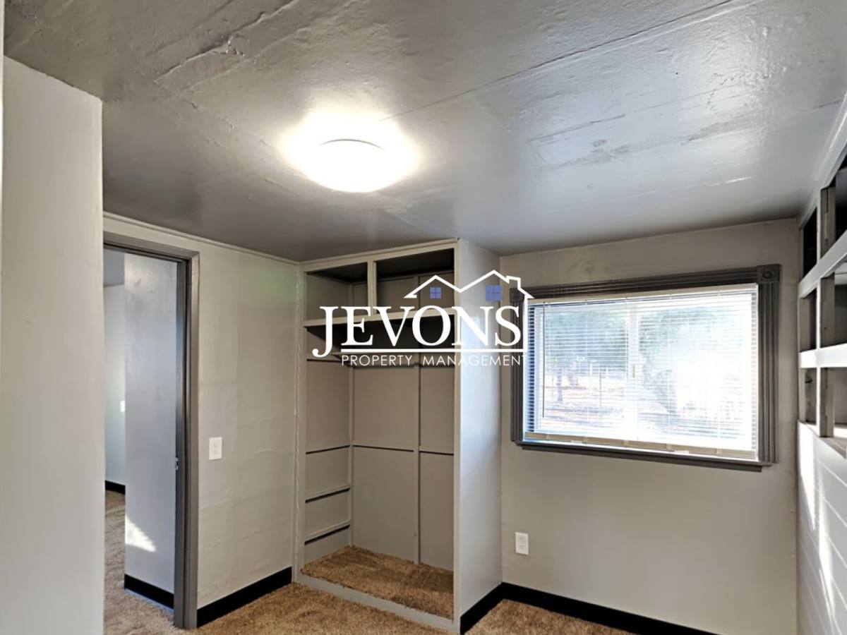 Apartment for rent at 1017 1 2 E Spruce St, Yakima, WA 98901