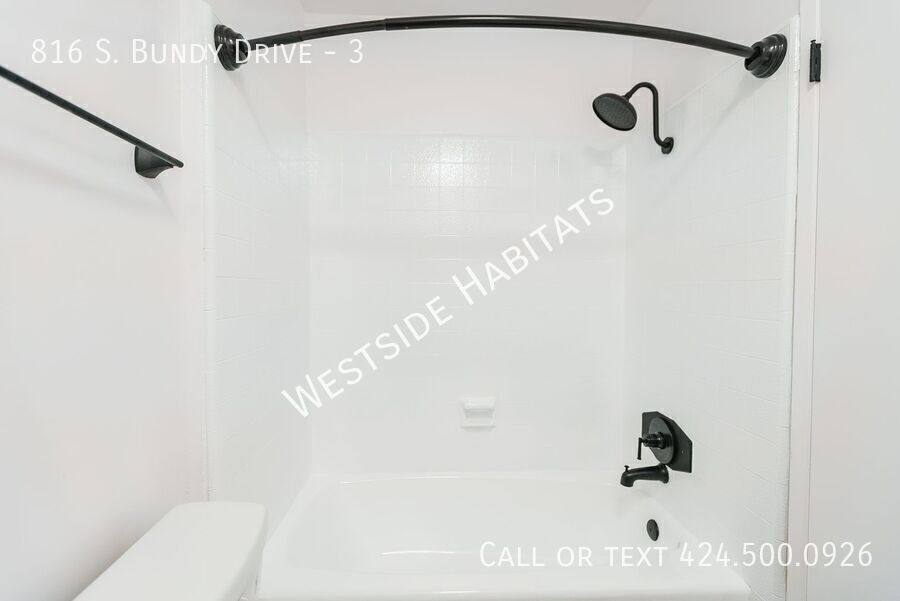 Apartment for rent at 816 S Bundy Dr #3, Los Angeles, CA 90049
